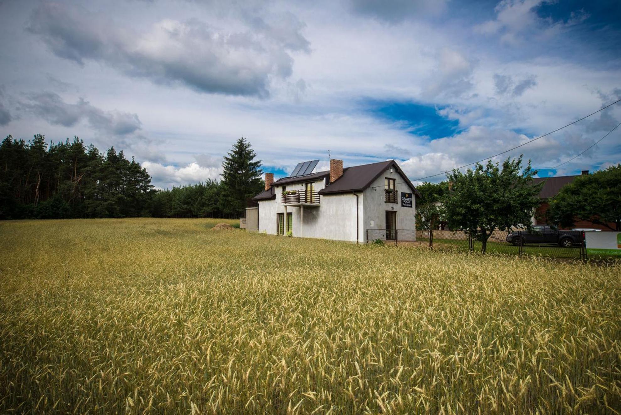 Jurajskie Pokoje Pod Lasem Bobolice  Extérieur photo
